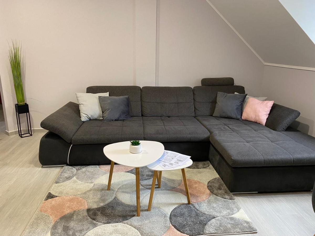 Star Apartman Zalacsany Bagian luar foto